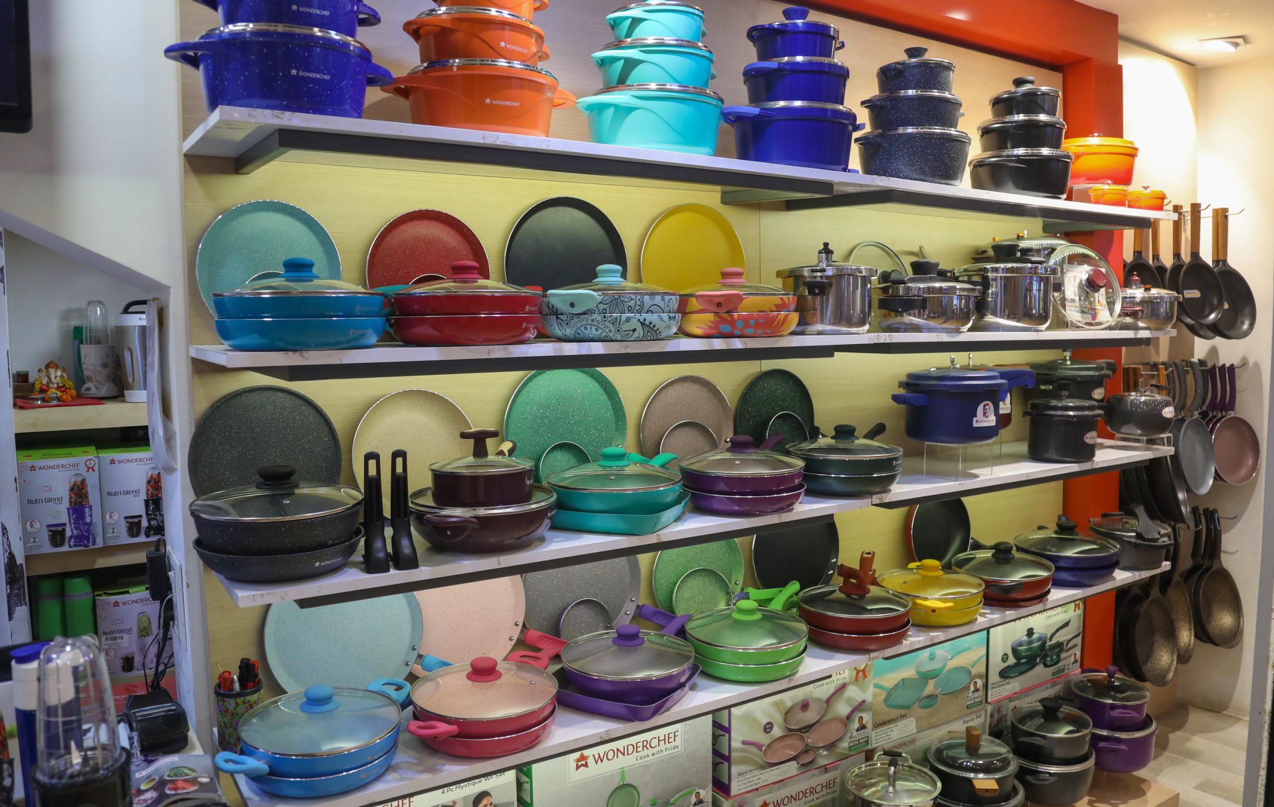 Wonderchef - Shopping Mall in Mumbai - Infinti Mall Andheri.