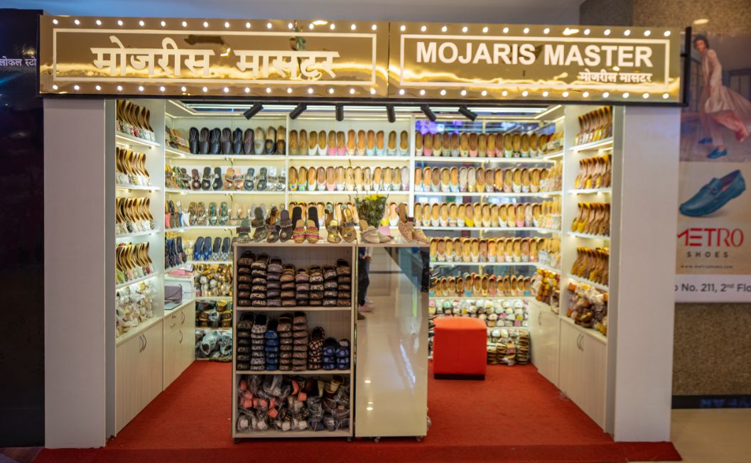 Mojaris-Master Footwear shop Malad