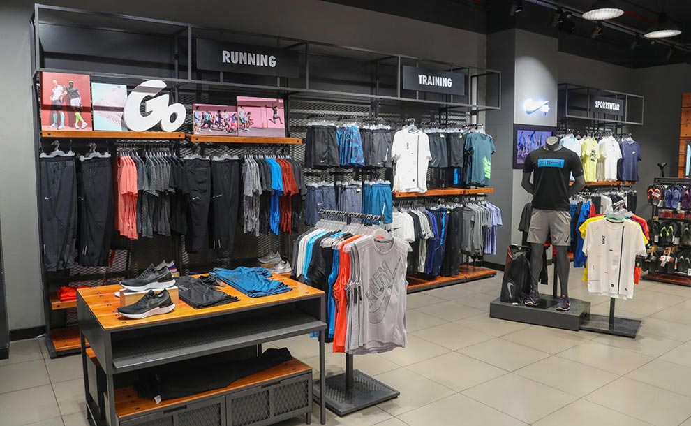 Nike outfits store malad