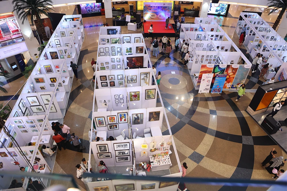 wall art exhibition in infiniti mall
