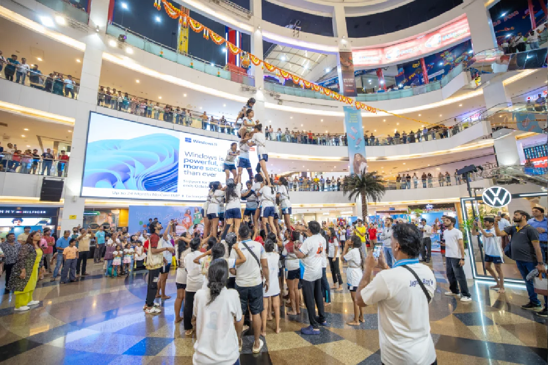 Dahi Handi celebration at Infiniti Mall Malad with crowd and performers