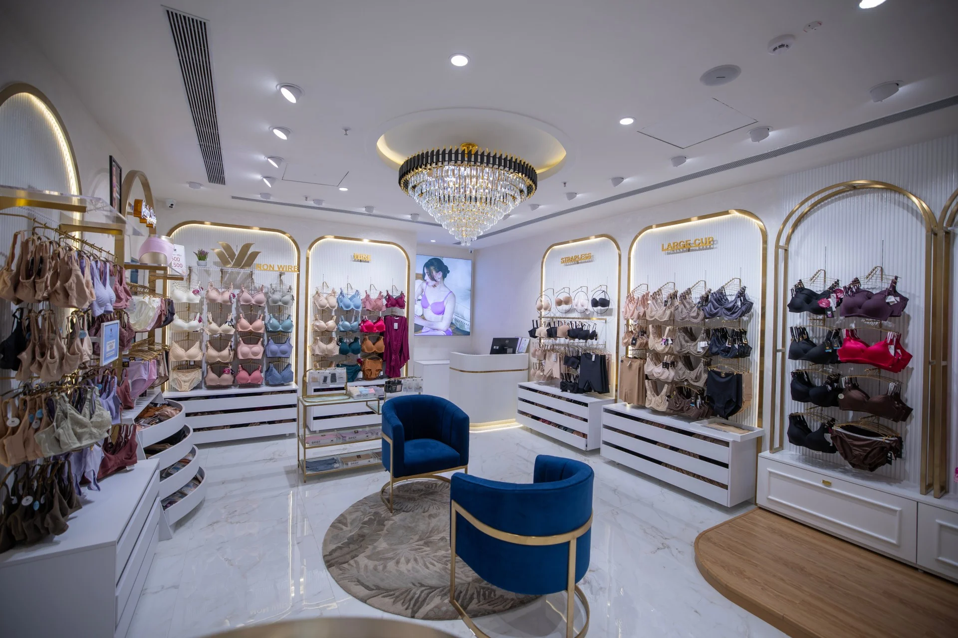 Wacoal_interior
